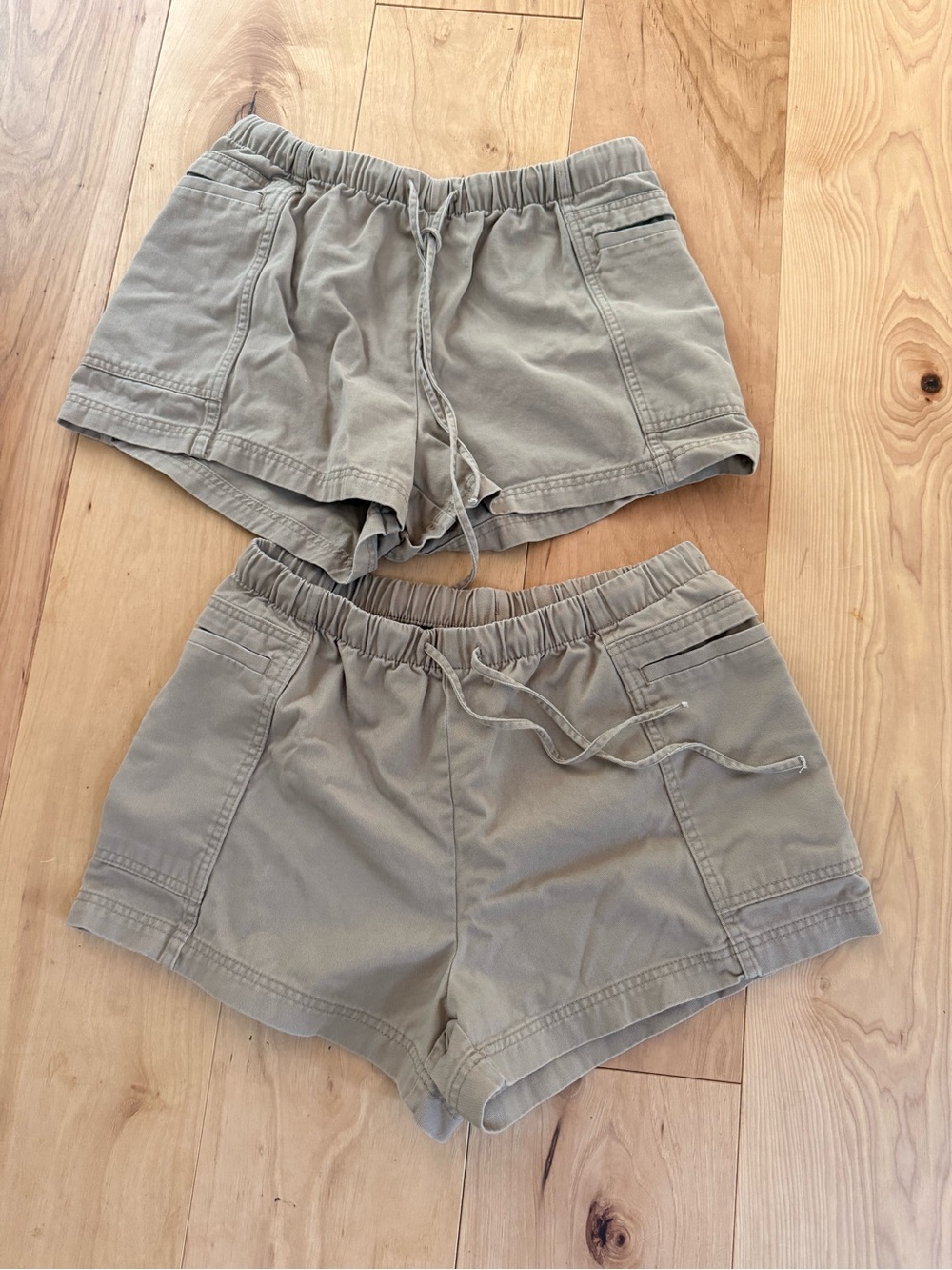 Old Navy 2pair Women's Drawstring Waist Khaki Shorts - size medium